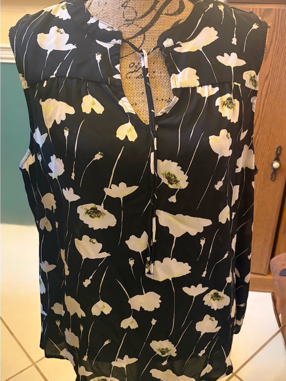 Simply Vera Vera Wang Black Floral Sleeveless Camisole